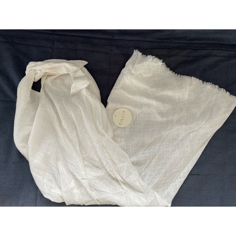 Gillia Imka Skirt Size Small in White NWT